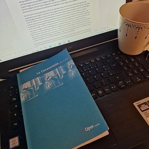 Die ersten Berichte werden geschrieben.
The first reports are written.
#opera #kulturmagazin #berichte #lacenerentola... Die ersten Berichte werden geschrieben.
The first reports are written.
#opera #kulturmagazin #berichte #lacenerentola...